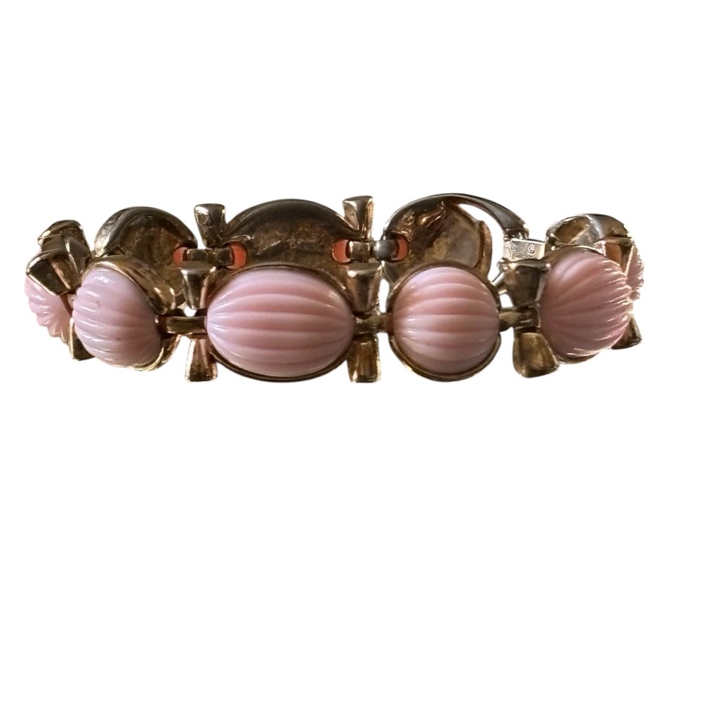 Vintage Crown Trifari Light Pink Ribbed Cabochon Bracelet, clasp closure - Picture 2 of 5